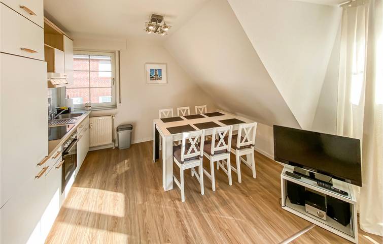Ganze Ferienwohnung, Gemütliche Strandwohnung mit TV, Parkplatz, Terrasse & WiFi in Gollwitz, Nordwestmecklenburg (Wismar und Umgebung)