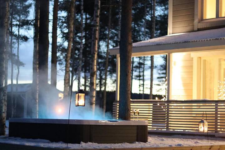 Casa de vacaciones para 8 personas, con Jacuzzi y Terraza además de Jardín y Sauna en Rovaniemi
