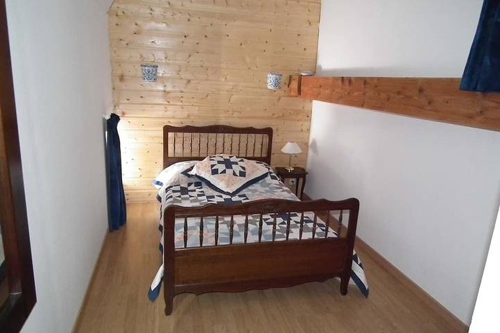 Gîte pour 6 personnes, avec jardin à Albepierre-Bredons - 3