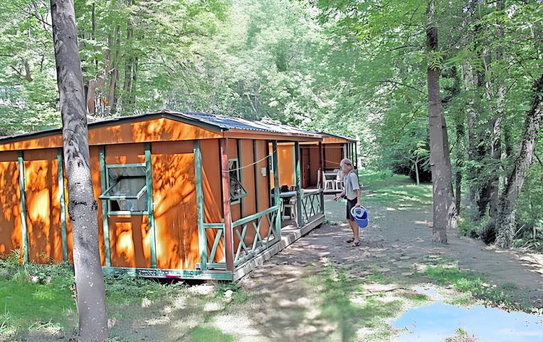 Location de vacances pour 6 personnes, avec piscine ainsi que jardin et terrasse, animaux acceptés à Escaro