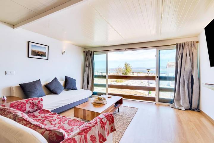 Gîte pour 6 personnes, avec terrasse et vue dans Ilha da Culatra