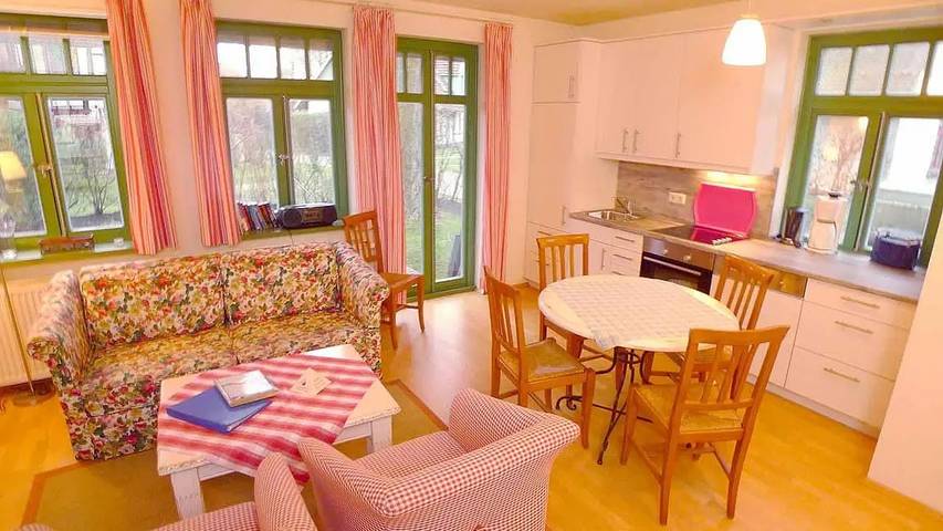 Ferienhaus für 6 Personen, mit Garten in Wustrow - 2