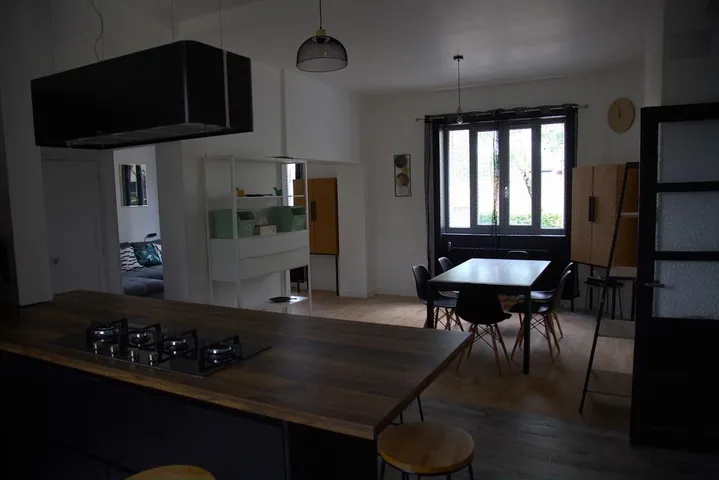 Chalet para 8 personas, con terraza además de piscina y jardín - 1