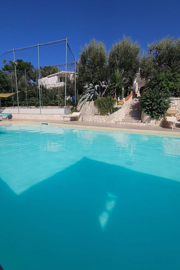 Appartamento vacanze per 2 persone, con giardino e balcone nonché piscina in Gargano