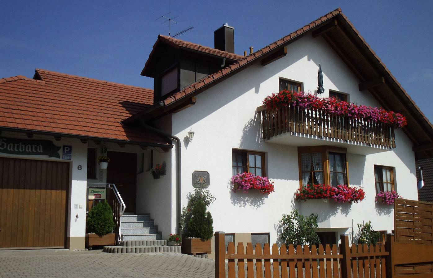 Ganze Ferienwohnung, Ferienzimmer Haus Barbara - Doppelzimmer mit Du/Wc in Allensbach, Landkreis Konstanz