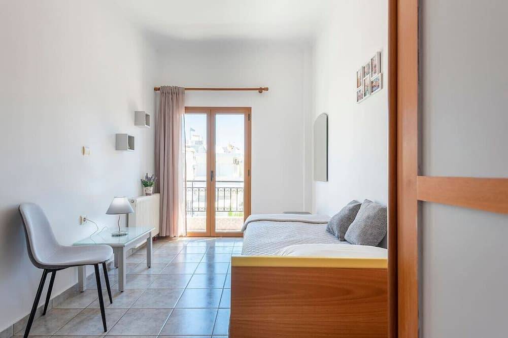 Ganze Wohnung, Beachside Retreat Steps to Kos in Kos Stadt, Kos