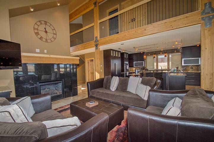 Vacation rental for 10 people, with yard and hot tub in Silverthorne