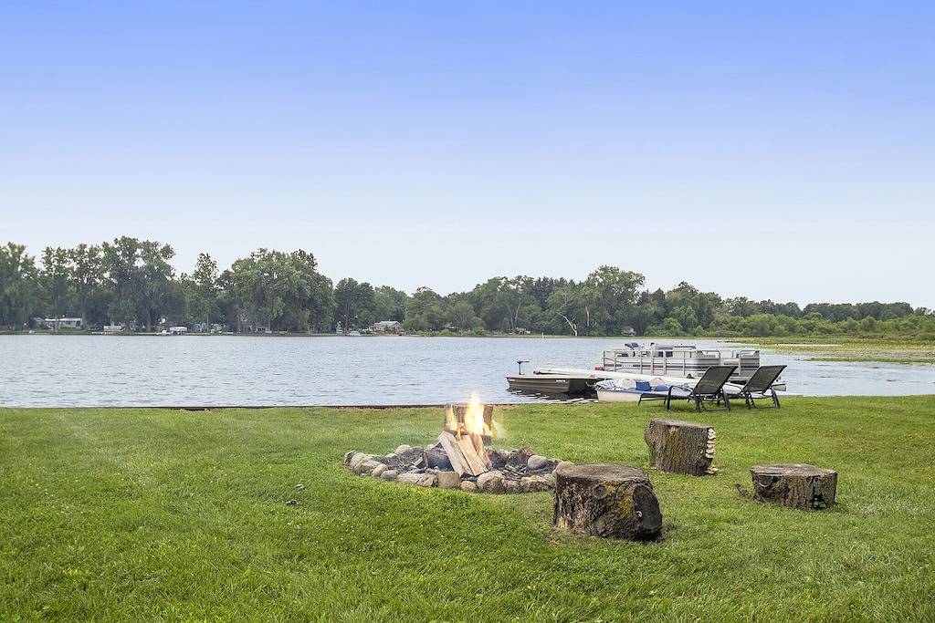 Lakeshore Cottage in Elkhart County