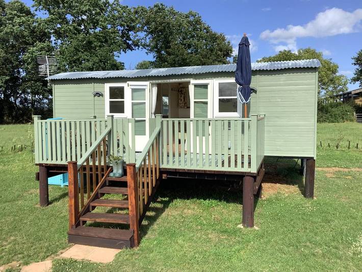 Camping for 2 people, with Balcony and Terrace as well as Garden and View in Essex
