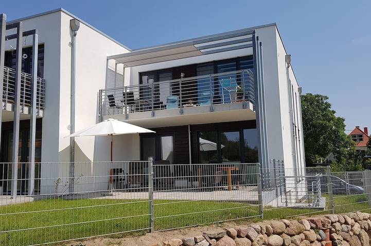 Ferienwohnung für 2 Personen, mit Sauna und Terrasse sowie Garten in Altefähr