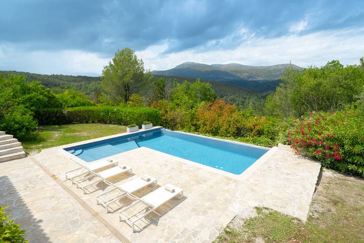Gîte pour 10 personnes, avec piscine, adapté aux familles dans les Alpes maritimes - 4