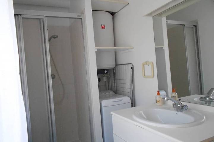 Gîte pour 4 personnes, avec balcon dans Plage Saint Marc - 4