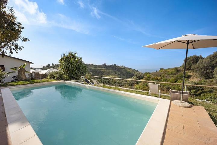Agriturismo per 4 persone, con Terrazza e Giardino a Dolceacqua