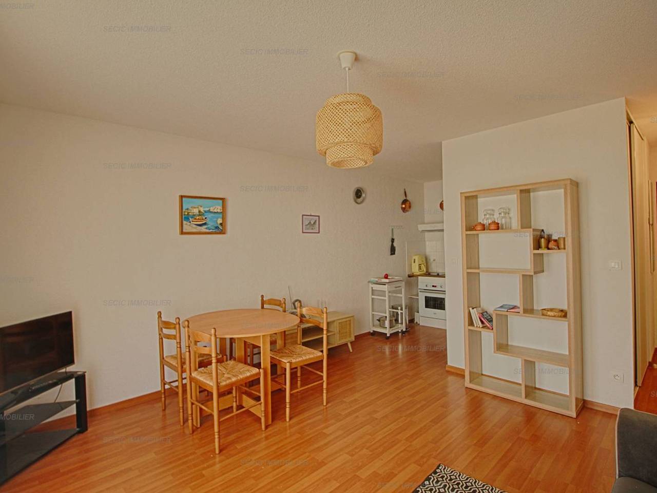 Appartement entier, Ajaccio: Superbe T2 avec terrasse, parking et commerces à proximité in Ajaccio, Golfe D'Ajaccio