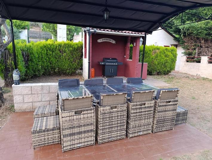 Chalet para 8 personas, con jardín y balcón además de piscina y vistas en El Bierzo - 2