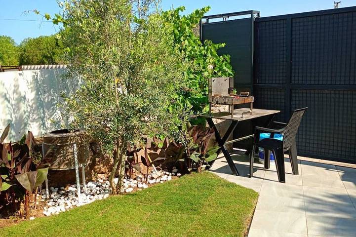 Location de vacances pour 10 personnes, avec jardin et terrasse dans Ildir