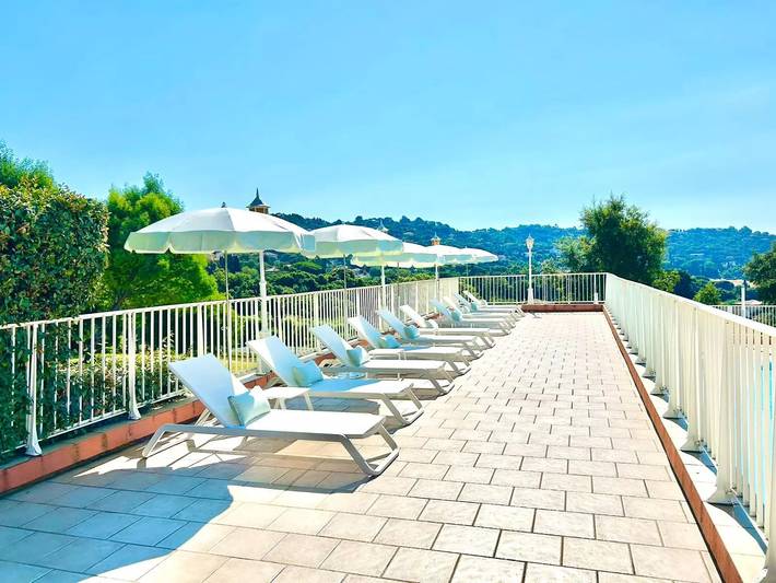 Camping pour 4 personnes, avec terrasse et piscine à La Croix-Valmer - 2