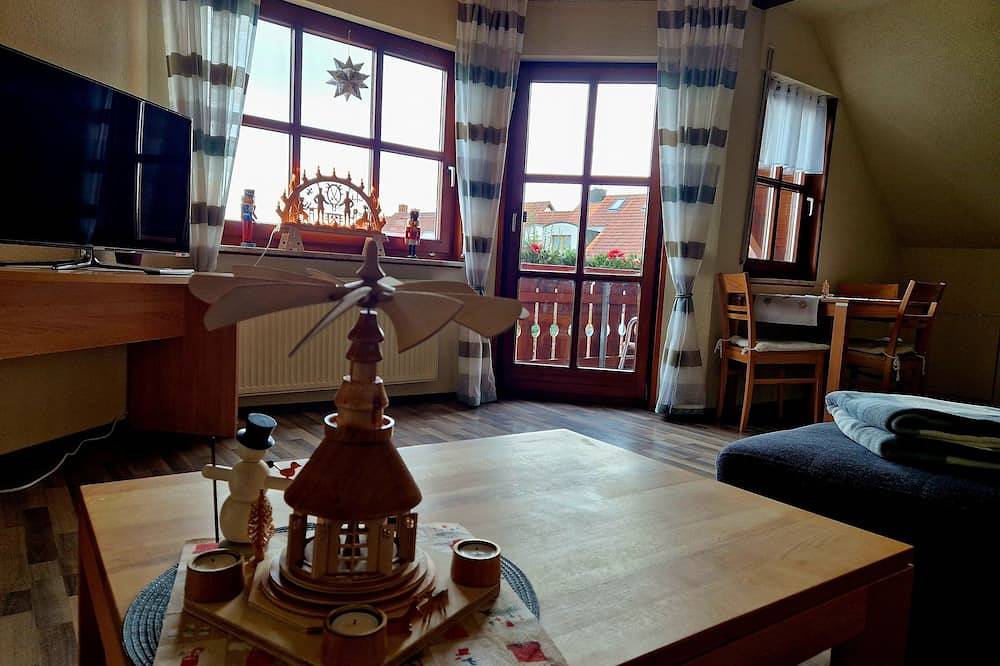 Ganze Wohnung, Schöne Ferienwohnung mit Balkon und Blick auf Dresden in Pesterwitz, Freital