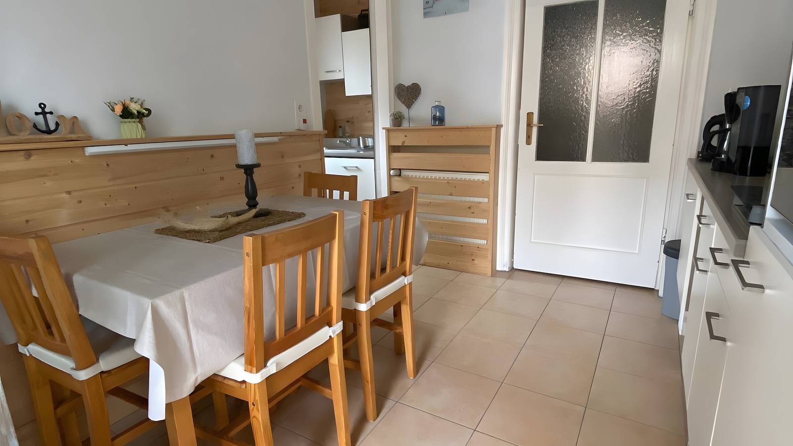 Appartement entier, Appartement « Pour 3 personnes, 49 m² » avec Wi-Fi in Neddesitz, Sagard
