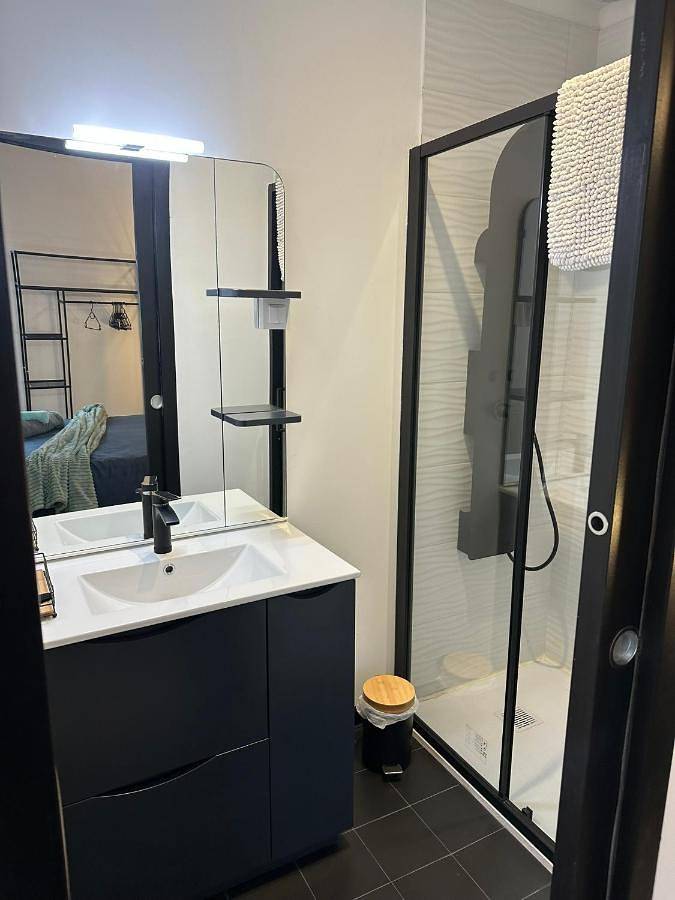 Location de vacances pour 2 personnes, avec jardin et terrasse ainsi que piscine et vue, animaux acceptés à Saint-Xandre - 4