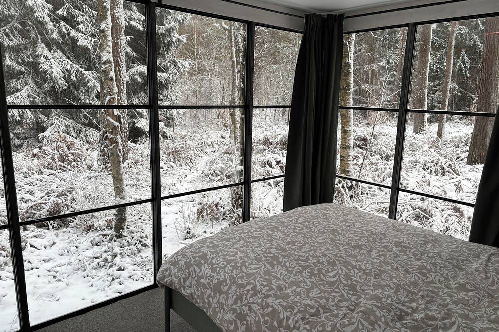 Tiny house in a bunker in the middle of the woods! Ideal for a couple's break in Rixensart, Wallonisch-Brabant