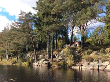 Gîte pour 4 personnes, avec jardin ainsi que vue sur le lac et terrasse, animaux acceptés à Kungsbacka