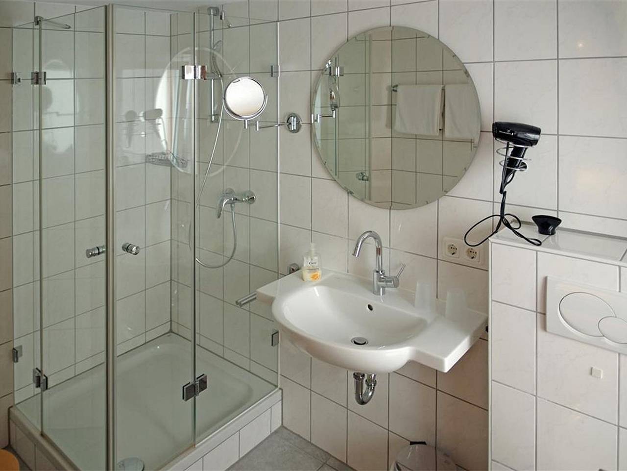 Gästehaus Kloep - Doppelzimmer Dusche/Wc (Nr) in Hillesheim, Vulkaneifel