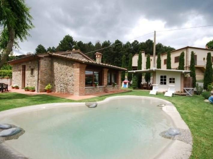 Ferienhaus für 5 Personen, mit Balkon und Terrasse sowie Garten und Pool in Rivalto