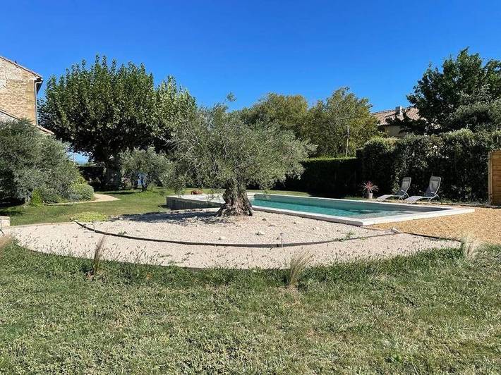 Location de vacances pour 9 personnes, avec piscine et jardin à Althen-des-Paluds - 4