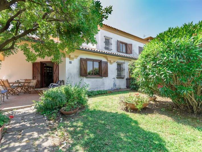 Agriturismo per 8 persone, con Balcone e Terrazza nonché Giardino e Piscina a Osimo