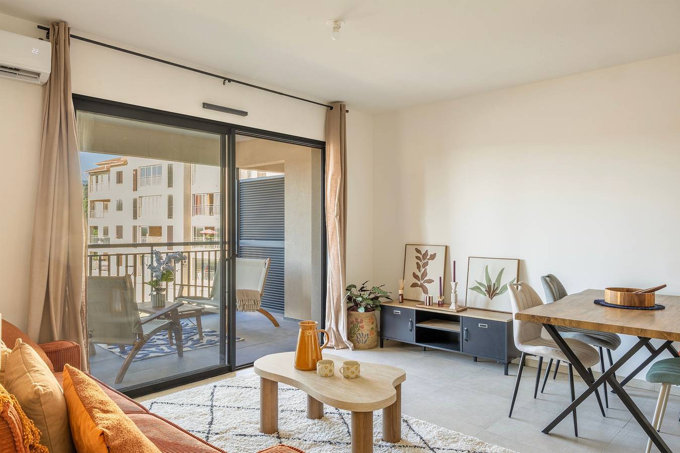 Apartamento entero, Le Cocon d'Orezza - Appart Climatisé avec Balcon in Folelli, Penta-di-Casinca