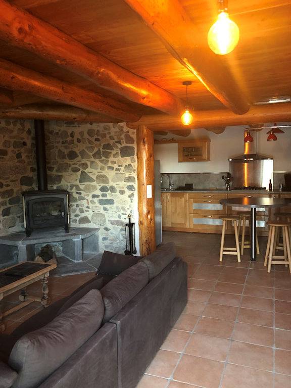 Gîte authentique et cosy à la campagne in Charbonnières-les-Vieilles, Parc naturel régional des Volcans d'Auvergne