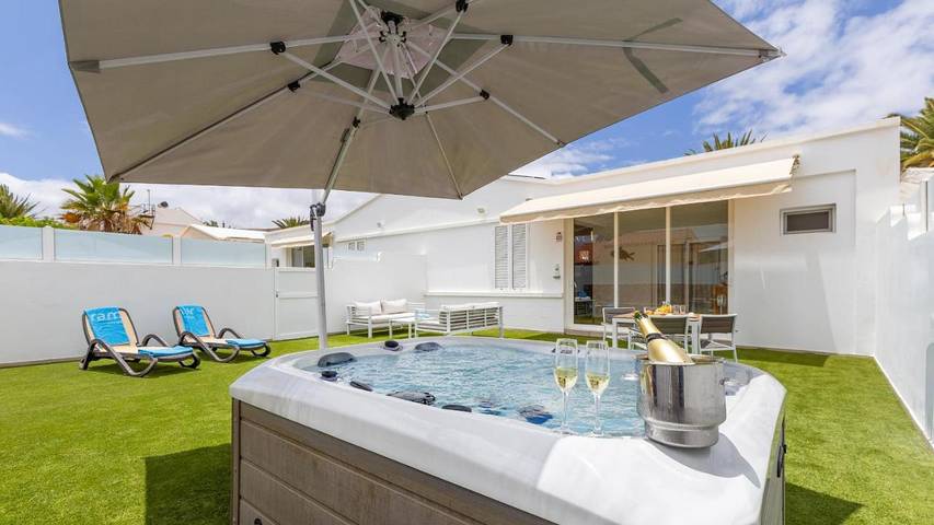 Villa voor 4 personen, met terras en whirlpool in Jandia