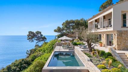 Location de vacances pour 14 personnes, avec jacuzzi et sauna ainsi que terrasse et piscine dans Plage Fabrégas