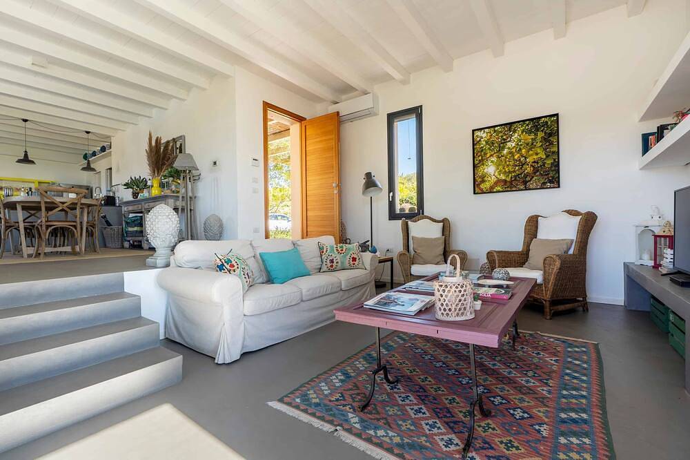 Arete- panoramic 3-bedroom villa in Memphis in Menfi, Agrigento Province