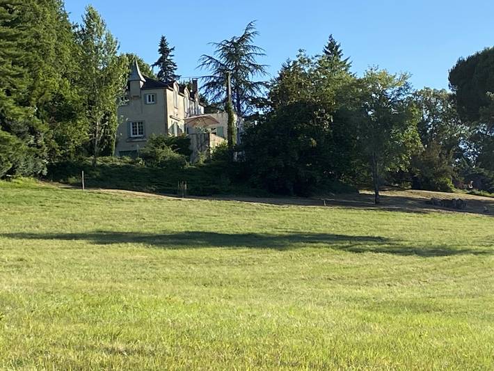 Location de vacances pour 3 personnes, avec Terrasse ainsi que Jardin et Piscine à Puy-l'Évêque - 4