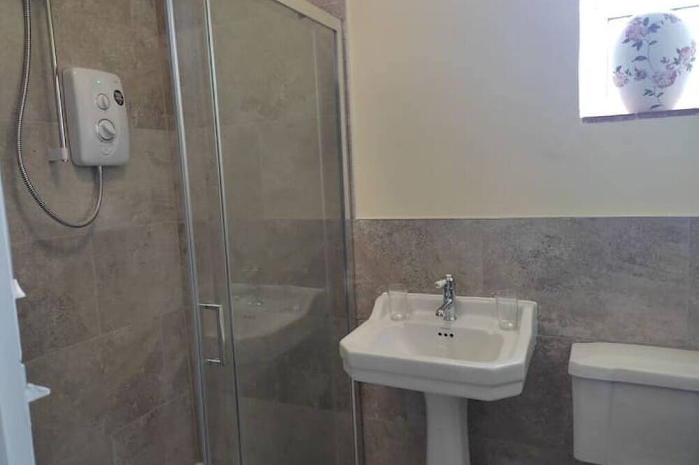 The Cheesehouse – Seven Ensuite bedrooms in Wiltshire