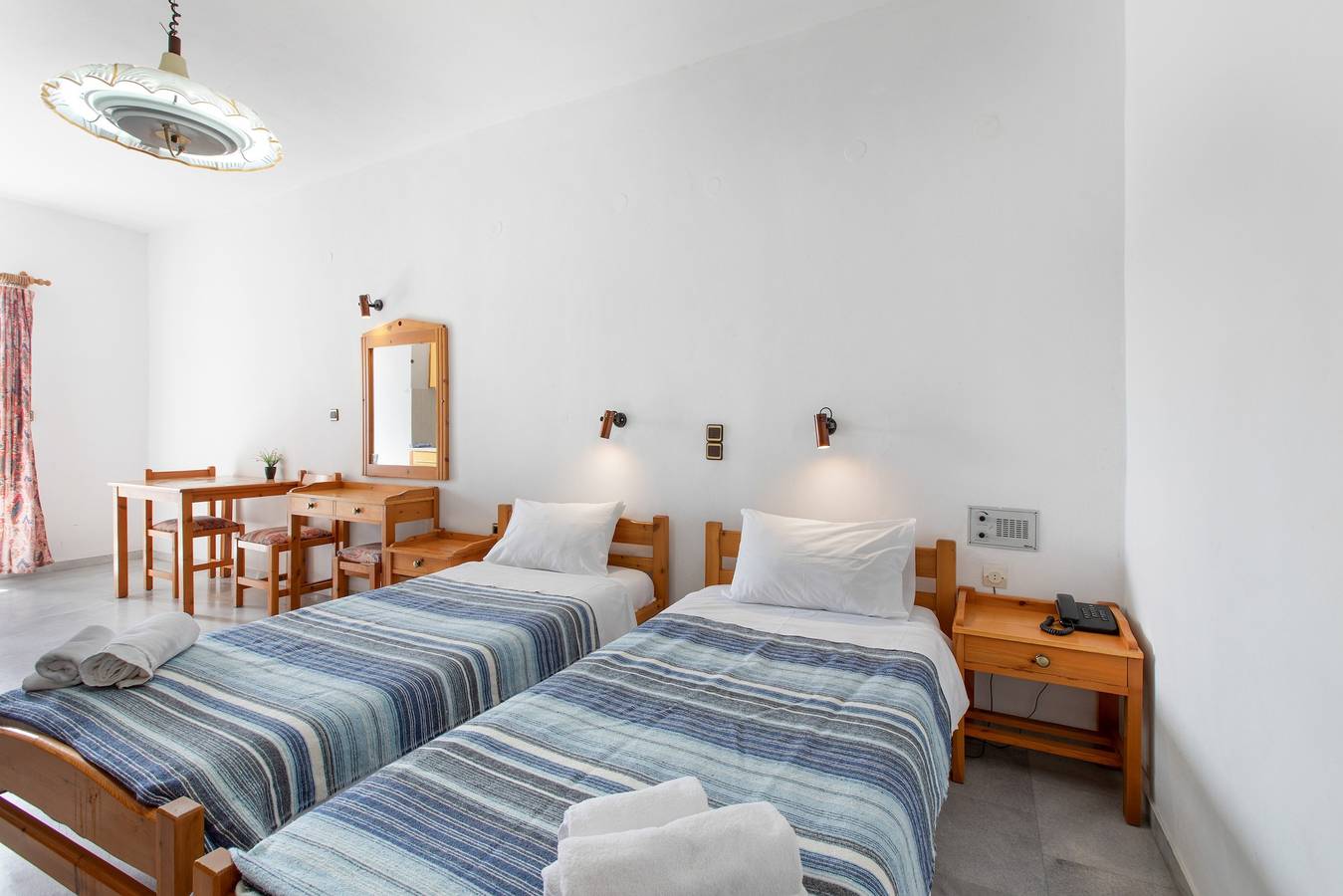 Entire studio, Studio Apartment 'Popi  with Extra Bed' with Mountain View, Wi-Fi and Air Conditioning in Agia Marina, Chania region