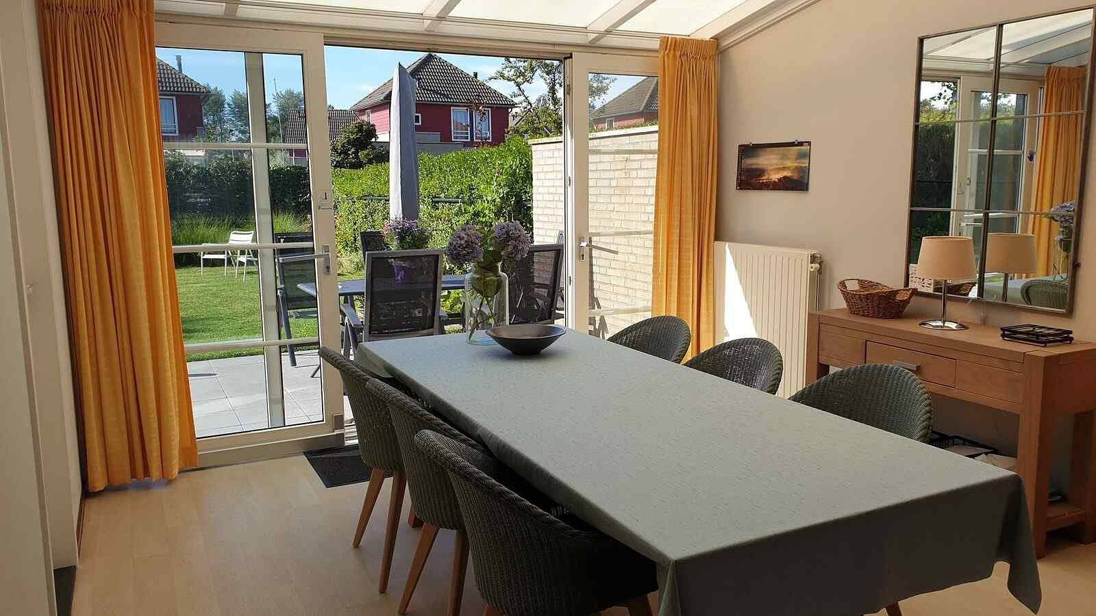 6-Personen-Ferienhaus mit Garage in Seeland-Flandern in Hoofdplaat, Zeeuwse Kust