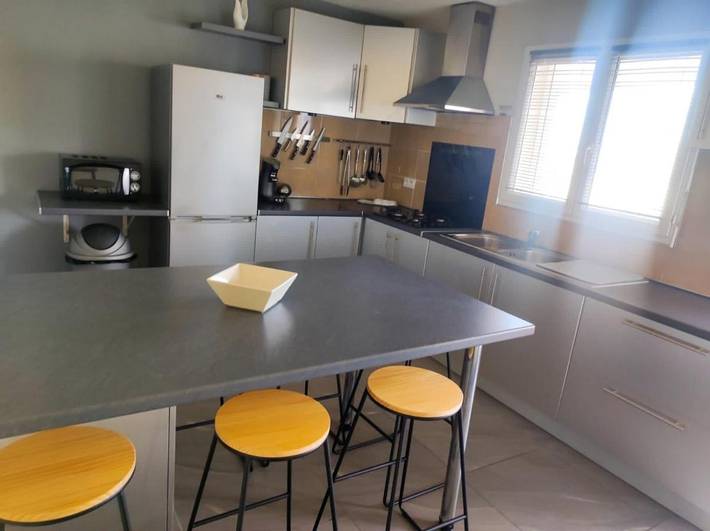 Gîte pour 6 personnes, avec terrasse à Théza - 3