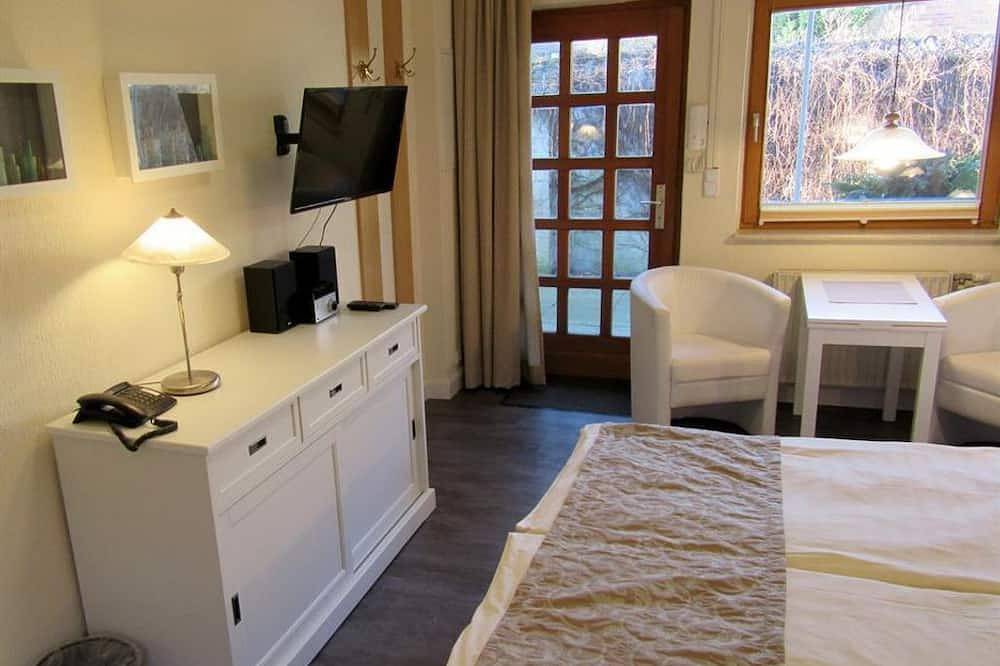 Ganze Wohnung, Ferienwohnung 4 - Altes Schulhaus in Bad Schwartau, Ostholstein