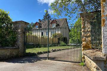 Gîte pour 12 personnes, avec jardin à La Chartre-sur-le-Loir