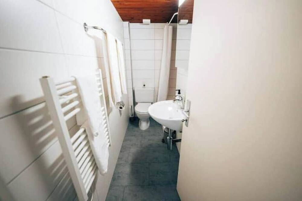 Apartamento entero, The Nest - your cozy retreat in the heart of Glarus 🏔️ in Glaris, Cantón de Glaris