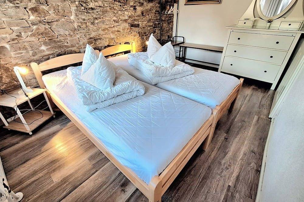 Eifel Ferienhaus - großer Gemeinschaftsraum - 5 Schlafzimmer- Alleinnutzung! in Zweifelscheid, Eifelkreis Bitburg-Prüm