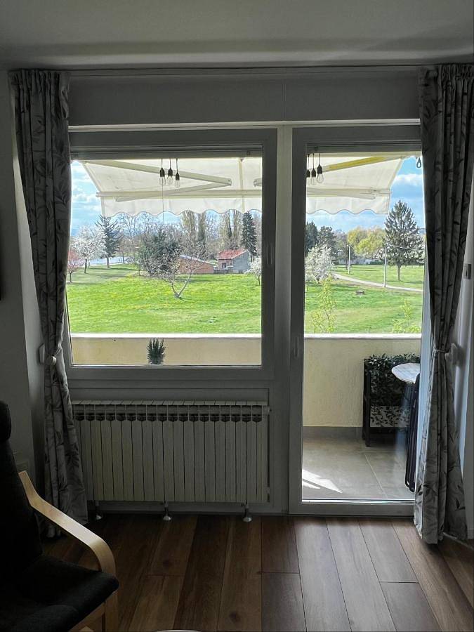 Ferienwohnung für 2 Personen, mit Seeblick und Ausblick sowie Terrasse in Zagreb - 3