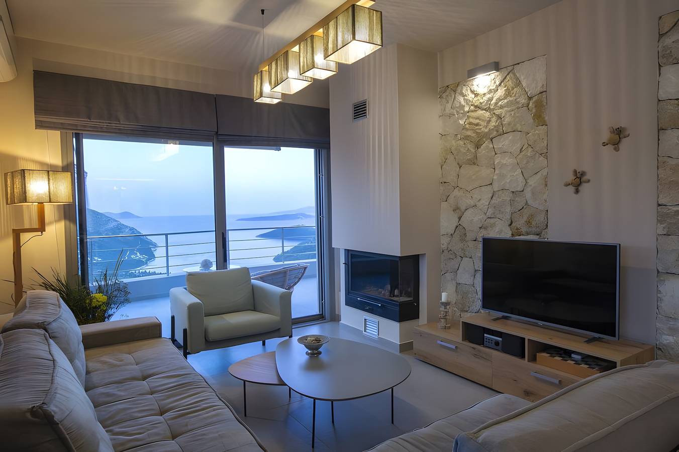 Modern country villa with stone-built bbq area in Griechenland
