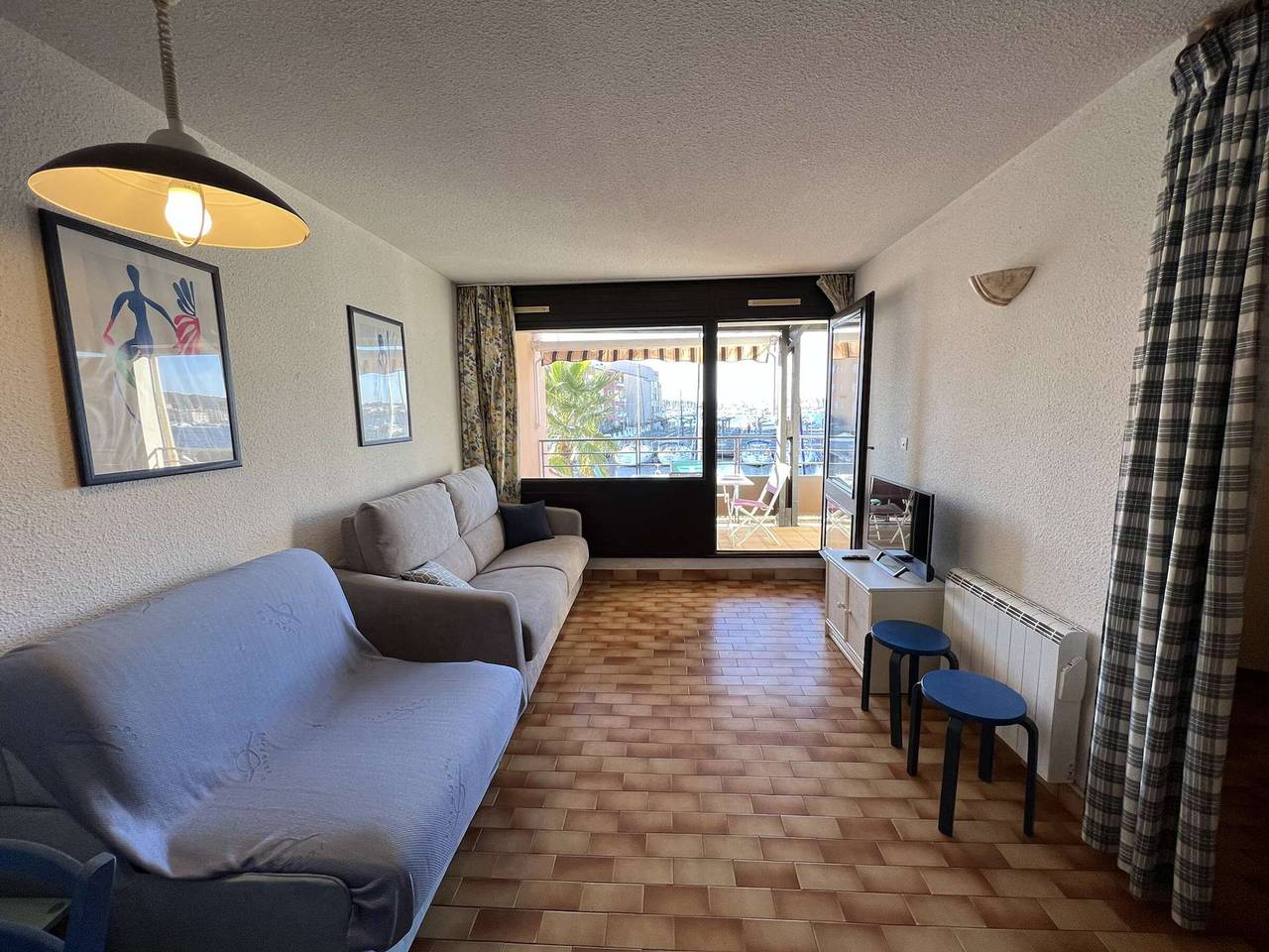 Studio entier, Studio cabine avec piscine, parking, lave-linge, quartier calme à Cap d'Agde in Cap d'Agde, Agde