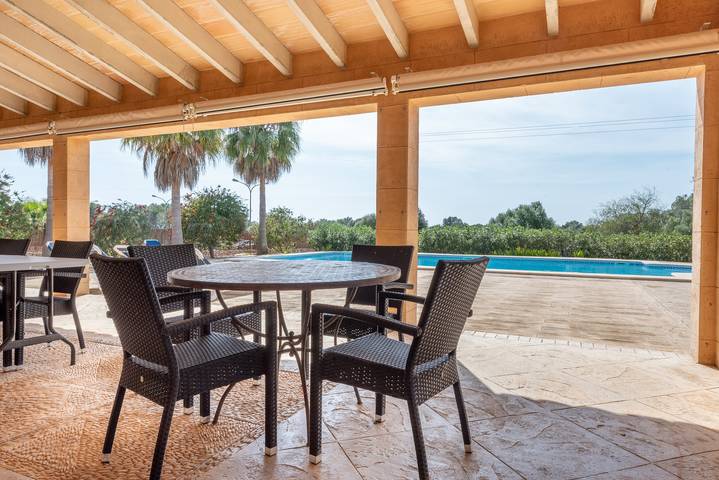 Espaçosa e cuidada villa com piscina grande, terraço, varanda e jardim em zona tranquila in El Paraiso - Sa Rapita, Campos (Espanha)