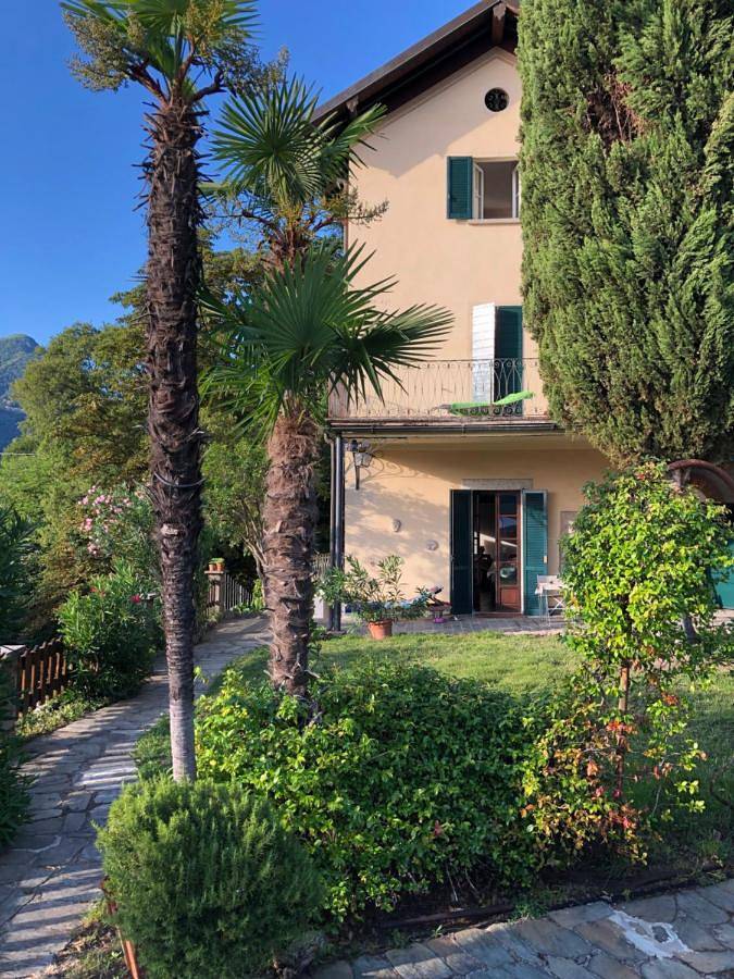 Villa per 10 persone, con giardino e panorama nonché vista lago in Blevio