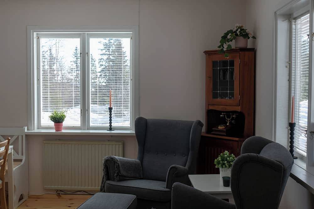 Welcome to a charming house on a real husky farm in Mala, Västerbotten